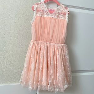 Wonderful lace elegant 6Y used dress